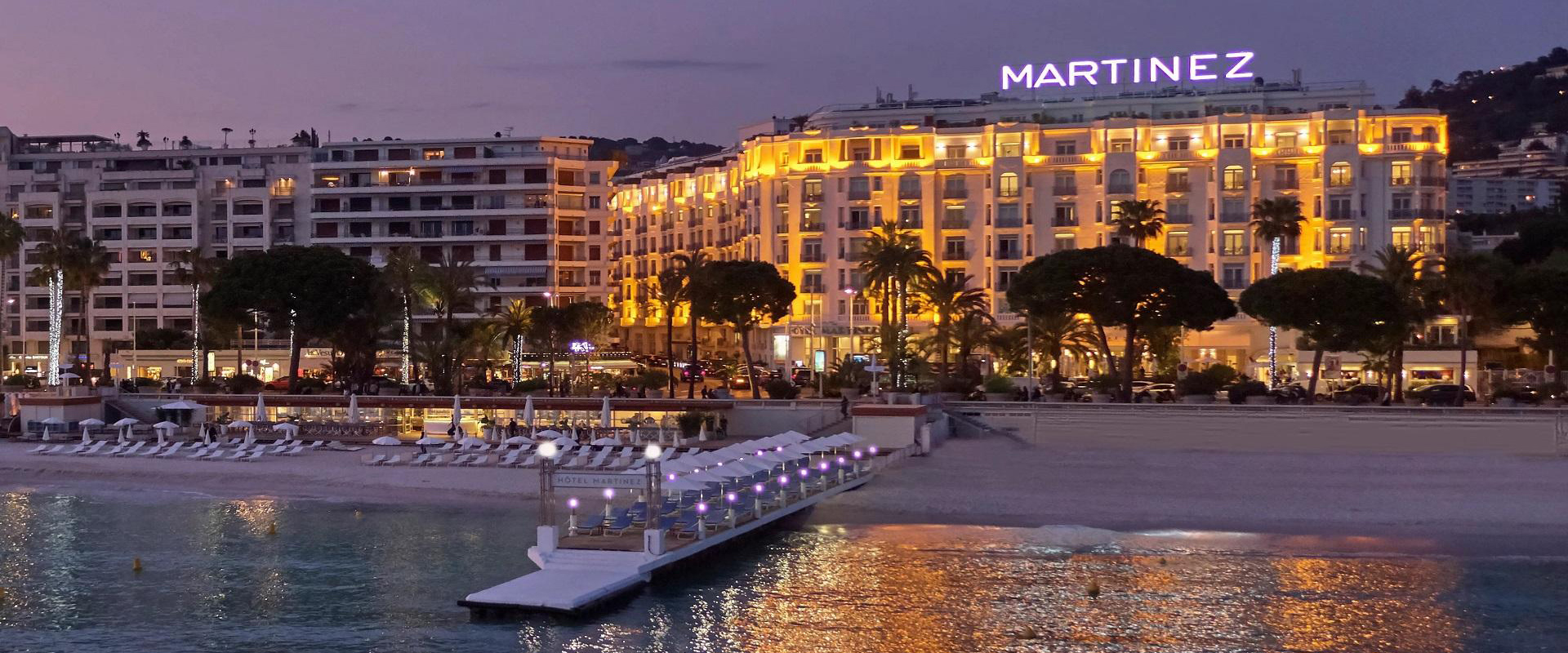 martinez-cannes-by-night